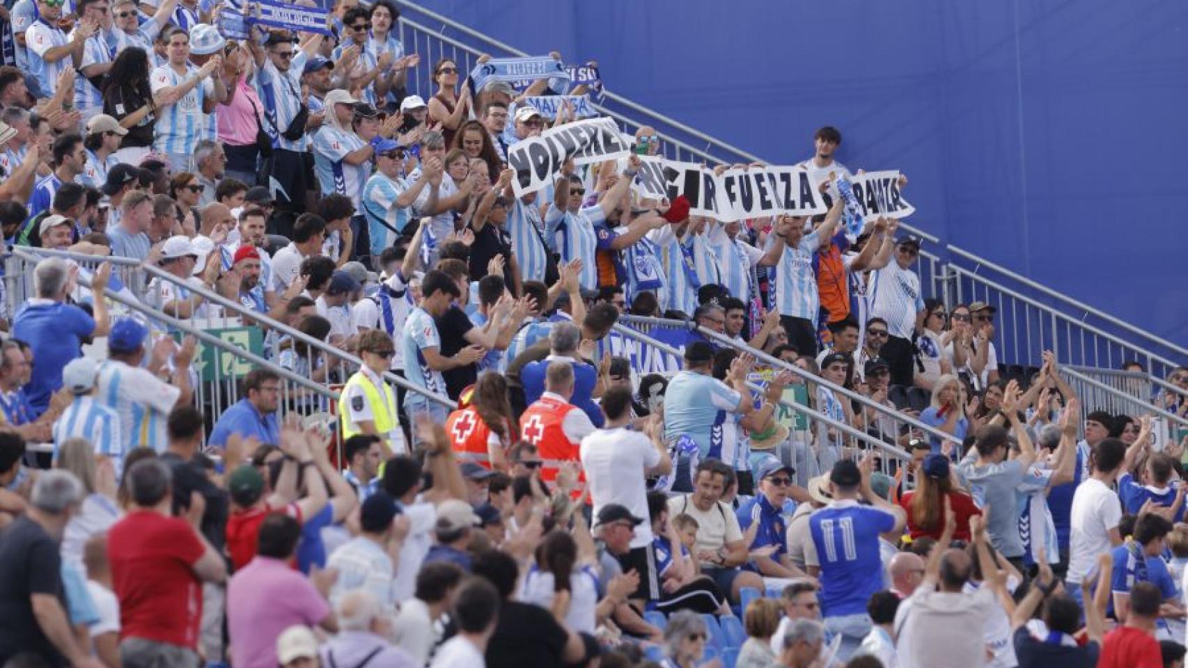 El bonito detalle de la afición del Málaga con el Real Zaragoza en el Ibercaja Estadio: "Volveréis a rugir"