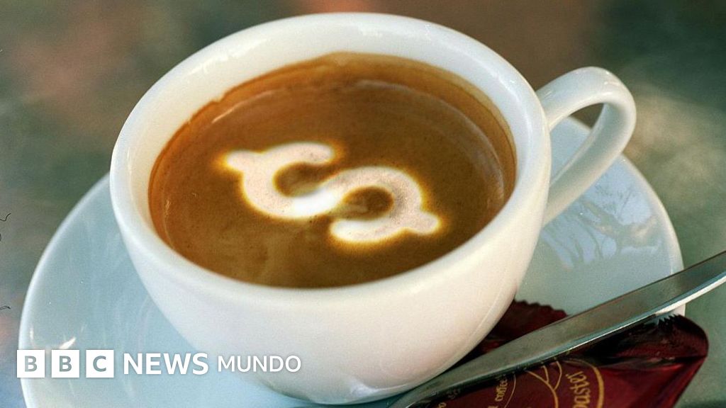 Lo que el precio de una sola taza de café dice sobre la agitación económica actual