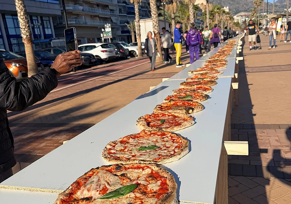 Fuengirola breaks tasty world record with 2,344 pizzas in a row