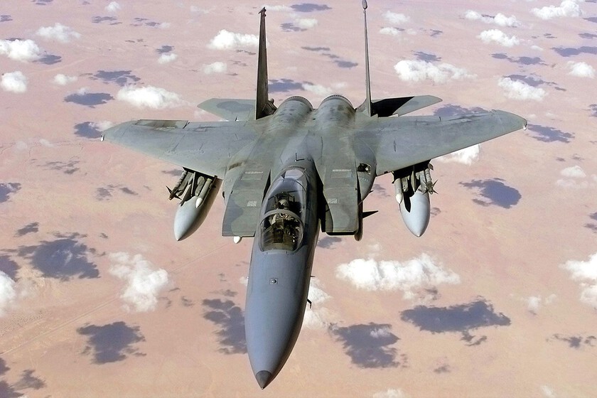 Que Irán derribara un F-15 de EEUU era algo insólito. El problema es que han abierto el misil... y todo apunta a China