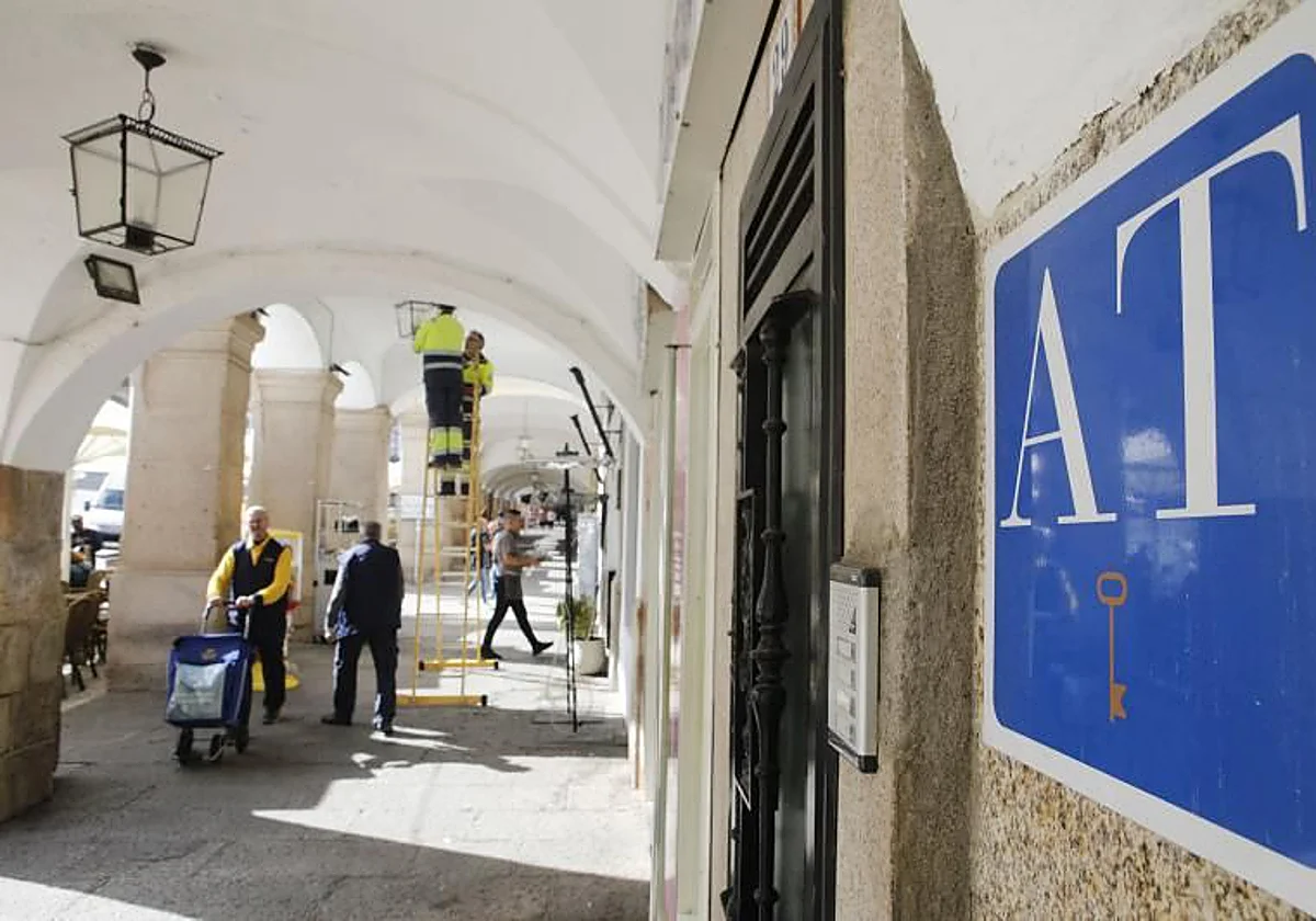 Caen las pernoctaciones en apartamentos en abril pese al impulso de la Semana Santa
