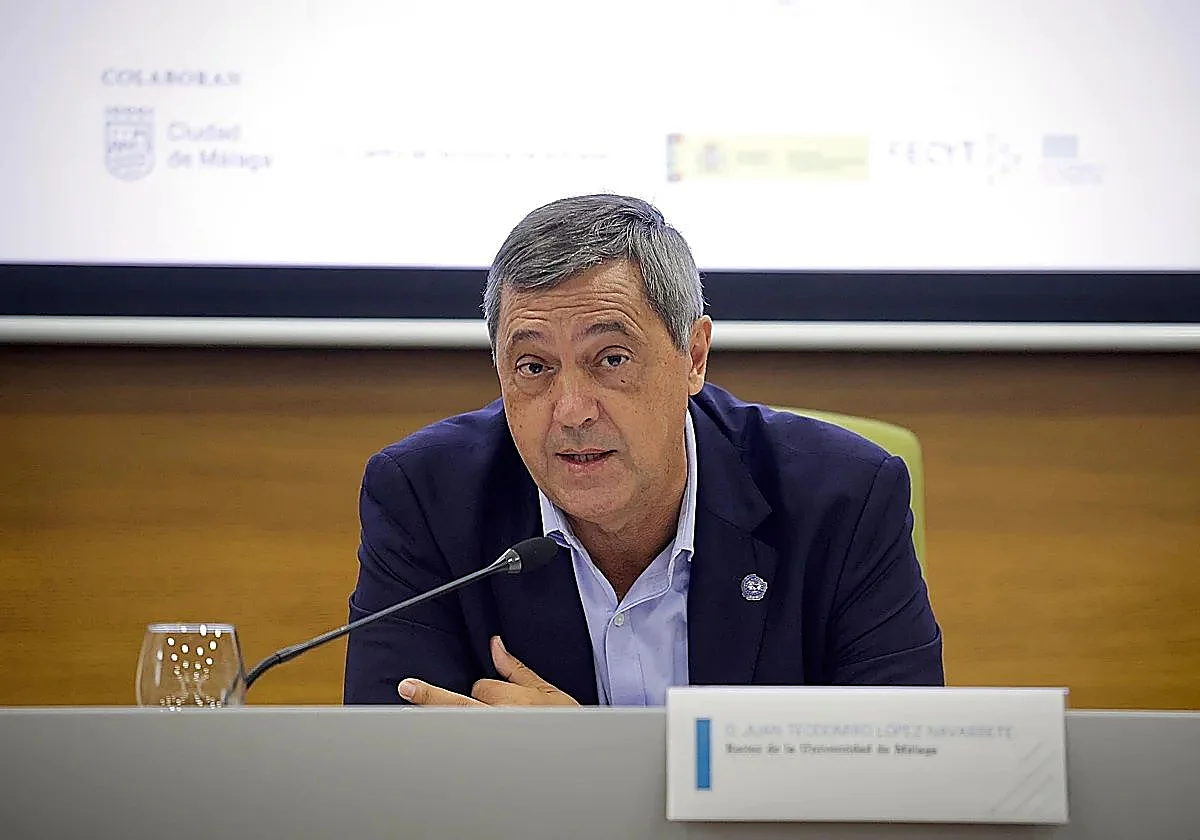 Teodomiro López: «Los estudiantes que llegan a hacer la PAU están muy bien preparados»