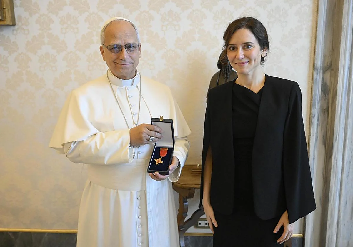 Ayuso ve al Papa con «mucha ilusión» ante su viaje a España