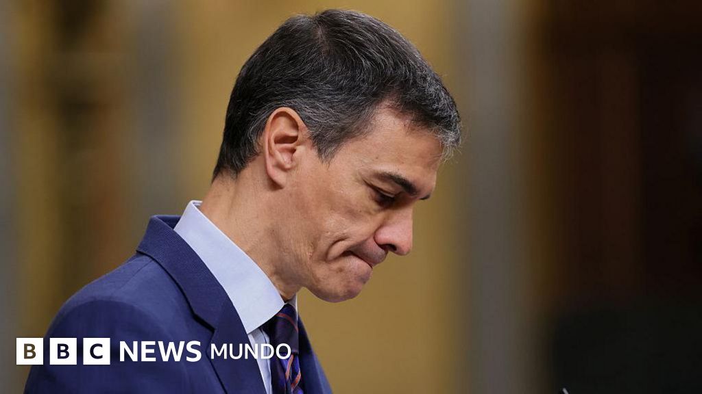 Por qué Pedro Sánchez está en uno de sus peores momentos desde que es presidente de España (y el contraste con los elogios que recibe fuera)