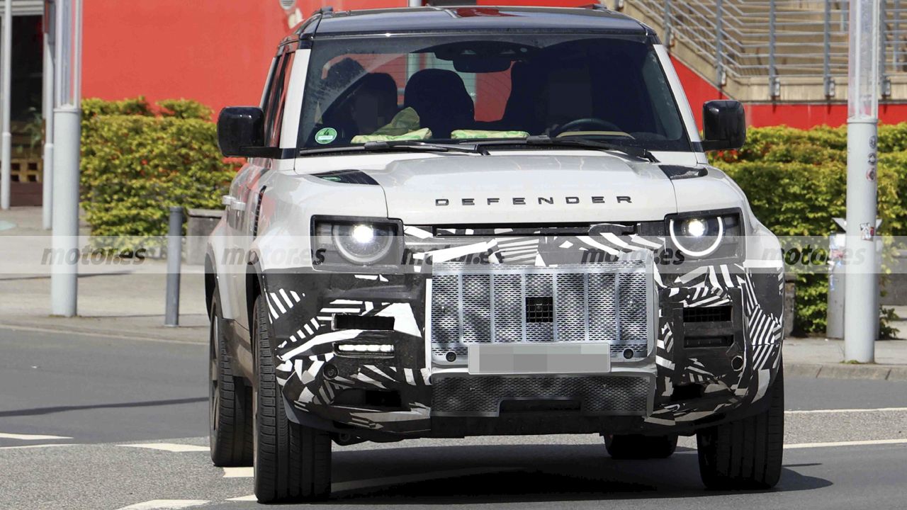 El Land Rover Defender prepara un facelift tras casi siete años y estas fotos espía lo confirman