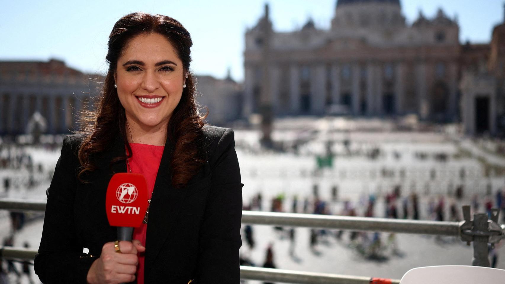 León XIV nombra a Montserrat Alvarado como prefecta de Comunicación: la primera "ministra" laica del Vaticano