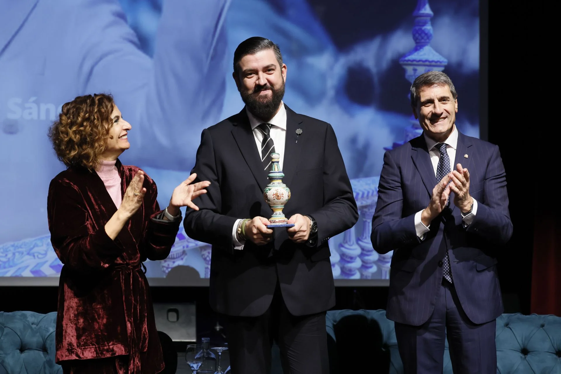 Manu Sánchez lo vuelve a intentar a nivel nacional con un show provocador para RTVE, 'El Perro Andaluz'