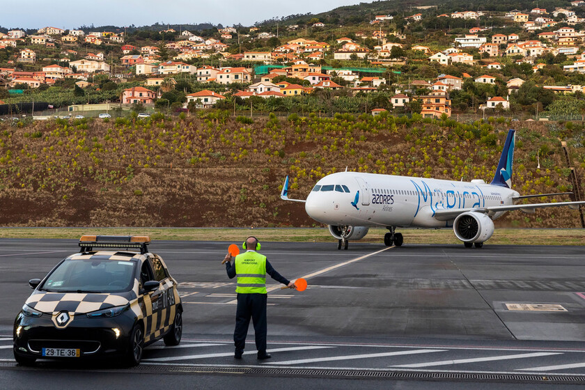 Uno de los aeropuertos más temidos de Europa afronta un nuevo problema. Y llega desde el Atlántico