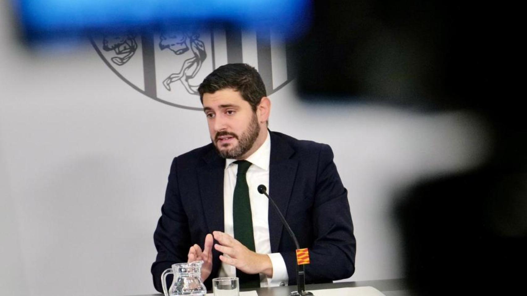 Vox expulsa a un "falso mena" de 20 años de Aragón y hará pruebas a todos los que lleguen sin certificado biológico