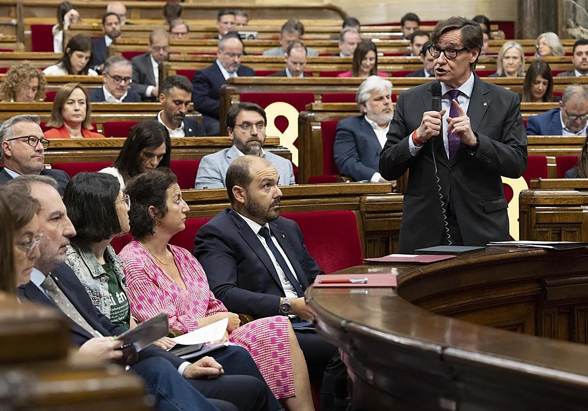 Vox pide una testifical de Salvador Illa ante la justicia por las 'cloacas' del PSOE