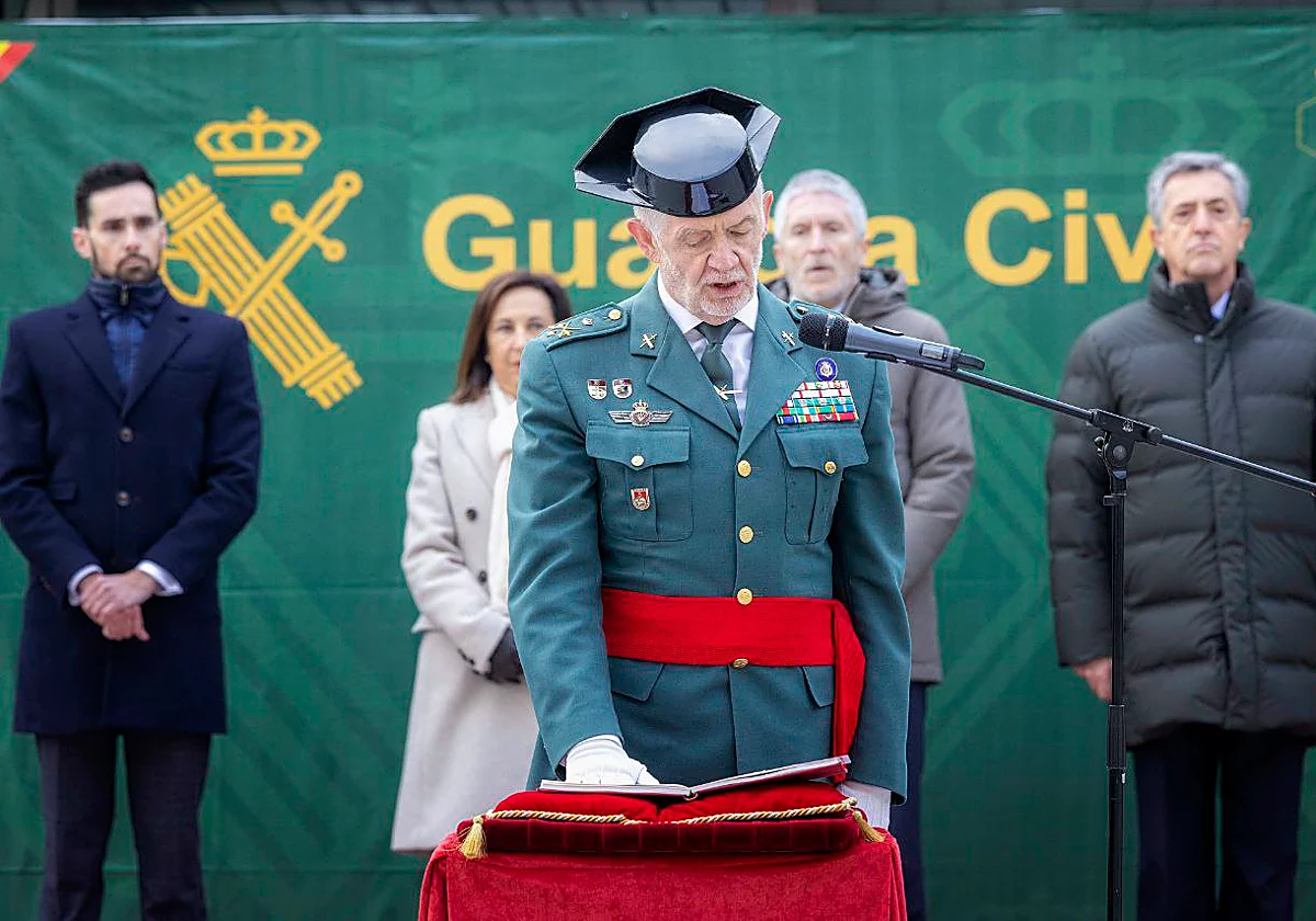 La Guardia Civil apunta a que su jefe le ordenó «ponerse de perfil» con el hermano de Sánchez