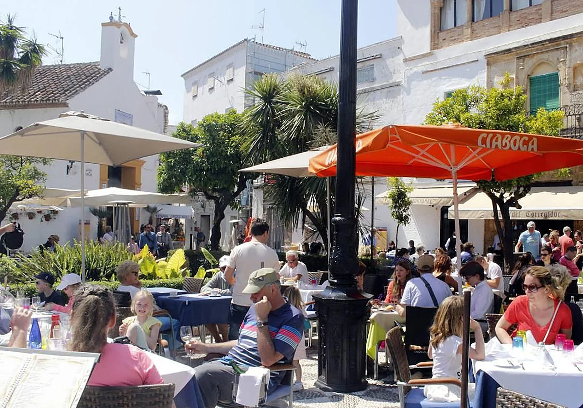 Marbella consolida la creación de empleo con una caída interanual del paro superior al 10%