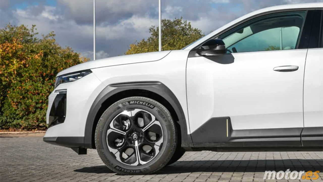 Con 6.500 € de rebaja, este SUV con talla de Ford Kuga entra en terreno del Dacia Bigster con etiqueta ECO y mejor maletero