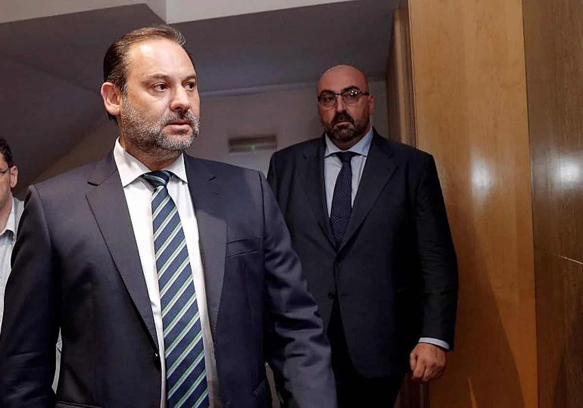La trama de Leire Díez sobre Ábalos: «Llevas a un tonto como él, se encoña con la puta y le tienes cogido para siempre»