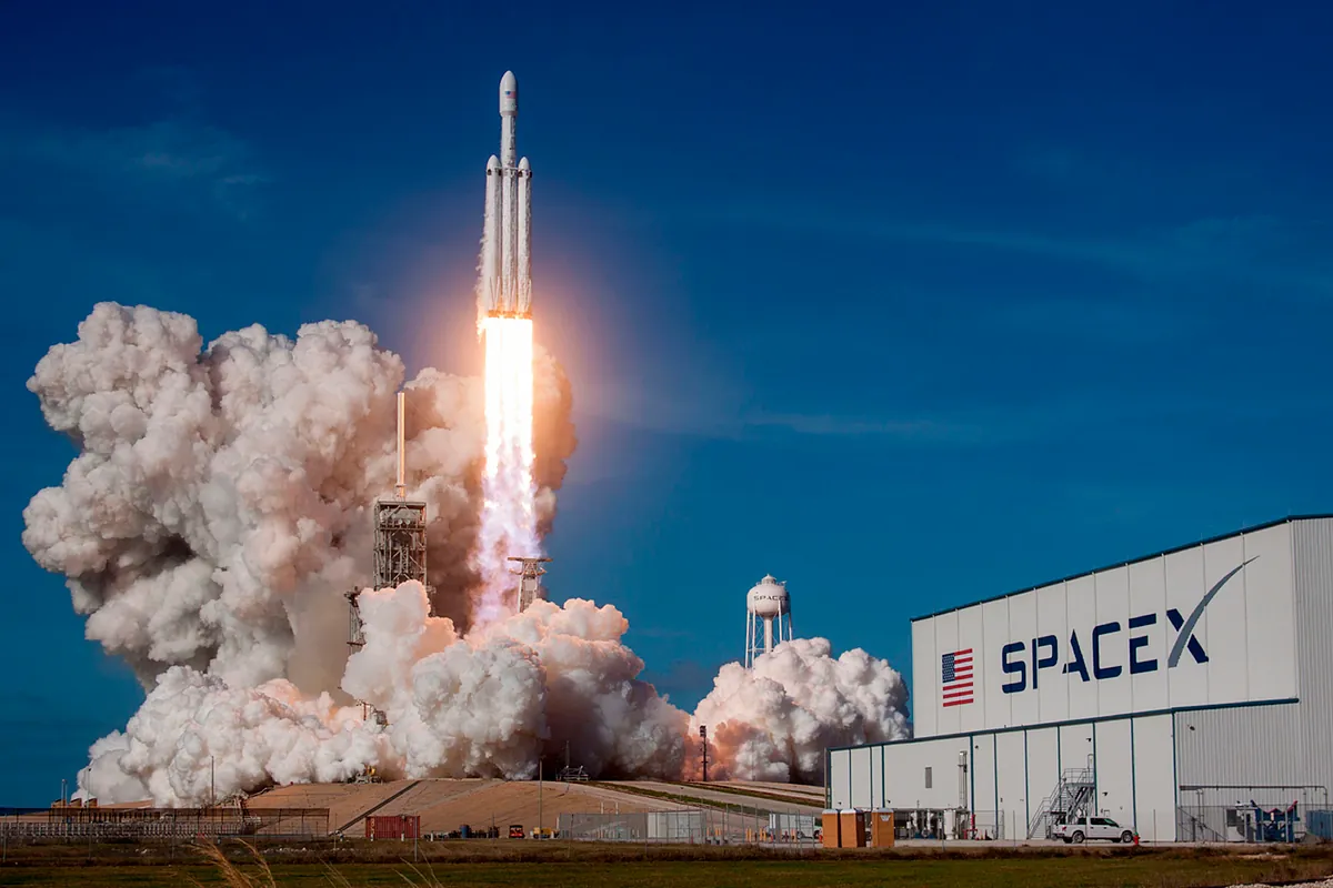 SpaceX facturará 277.300 millones con su IA en 2030, según Goldman