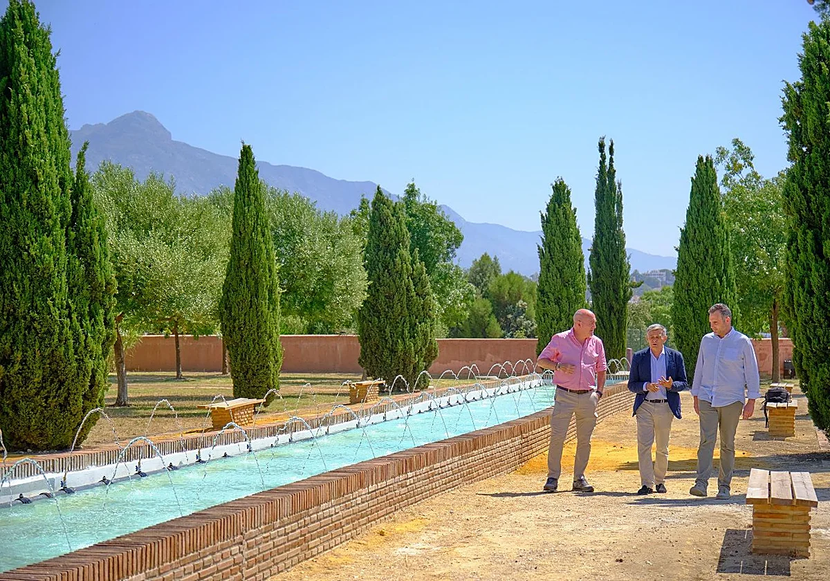 El Ayuntamiento restaura el jardín árabe del Parque de los Tres Jardines de San Pedro Alcántara
