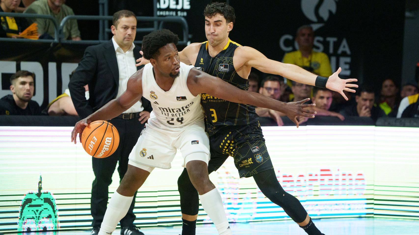 El Real Madrid aplasta al Tenerife batiendo su récord de anotación en los playoffs tras perder siete partidos seguidos