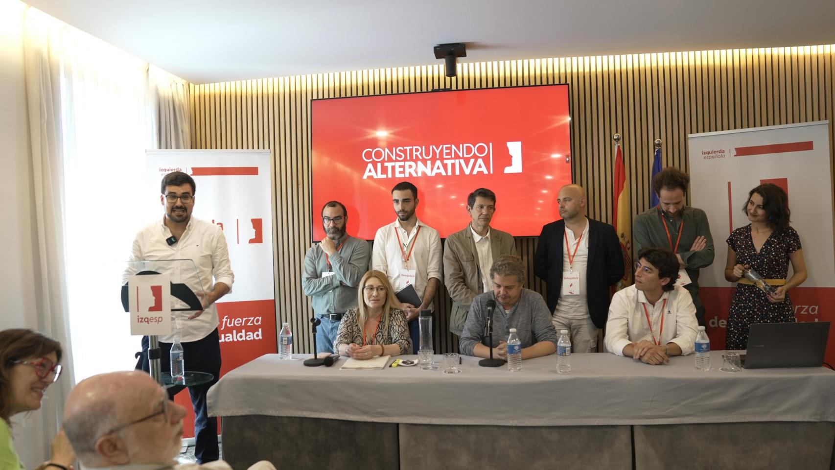 Izquierda Española busca un impulso en medio de la crisis del PSOE y nombra a Enrique Sanjurjo secretario general