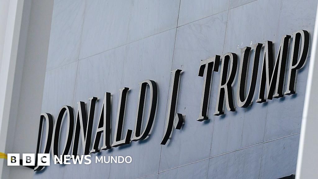 Le agregan el nombre de Trump a la fachada del histórico Kennedy Center de Washington D.C.