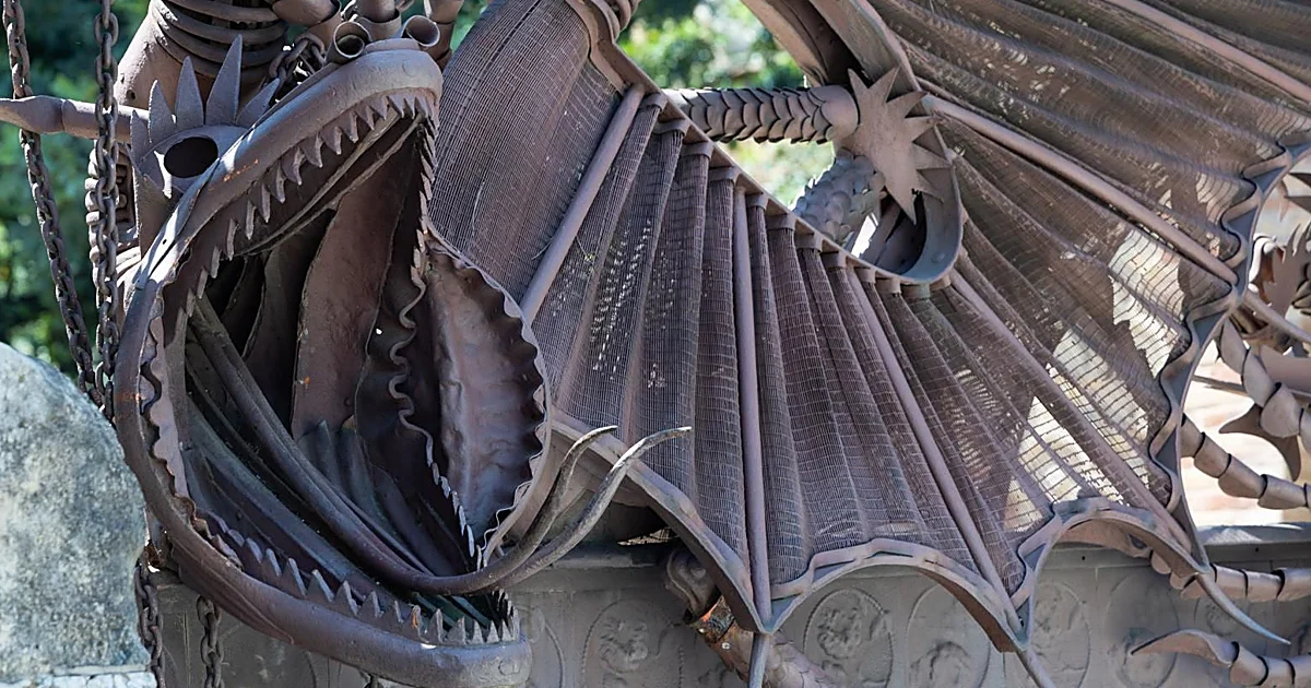 Carlos Ruiz Zafón, Gaudí y los dragones, la historia de un vínculo