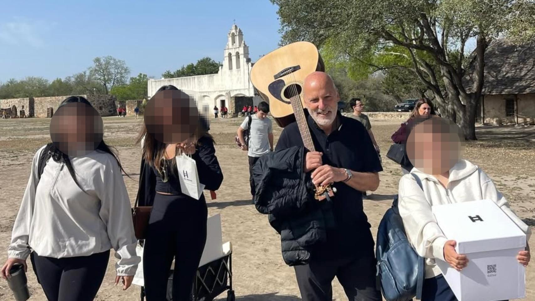 Don Josepe, el profesor que 'dejó' el Opus para dedicarse 100% a liderar Hakuna, el grupo con medio millón de fieles