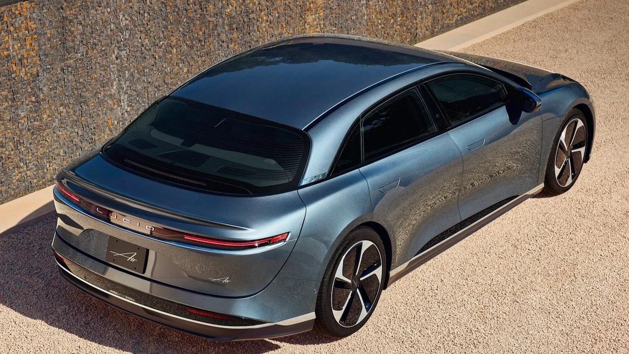 Cuesta más de 100.000 € y no soporta el invierno, el escándalo del Lucid Air en Canadá