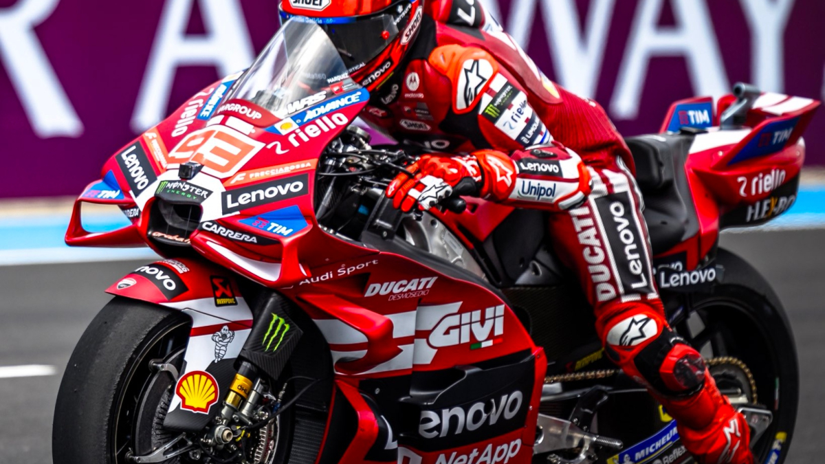 Pole de recuerdo para Marc Márquez<br>