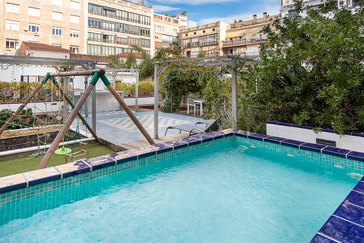 Los pisos con piscina suben hasta un 30% su precio de compra