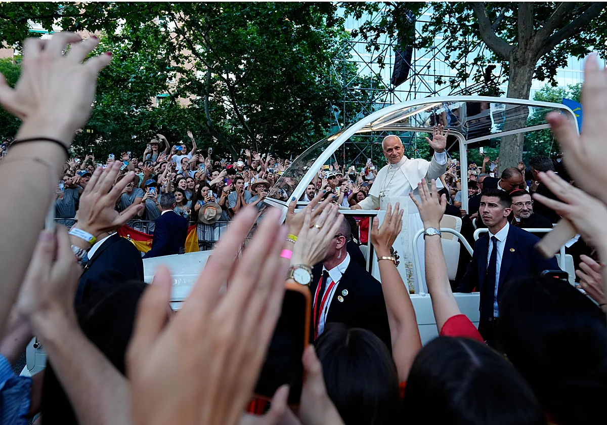 León XIV: «Buscad la verdad, las redes nos engañan y nos cuentan mentiras»