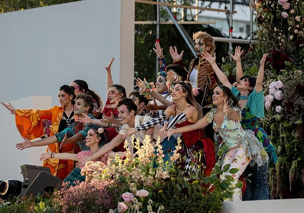 Actores de'Godspell', el musical de Antonio Banderas, actúan ante el Papa en su encuentro con los jóvenes en Madrid