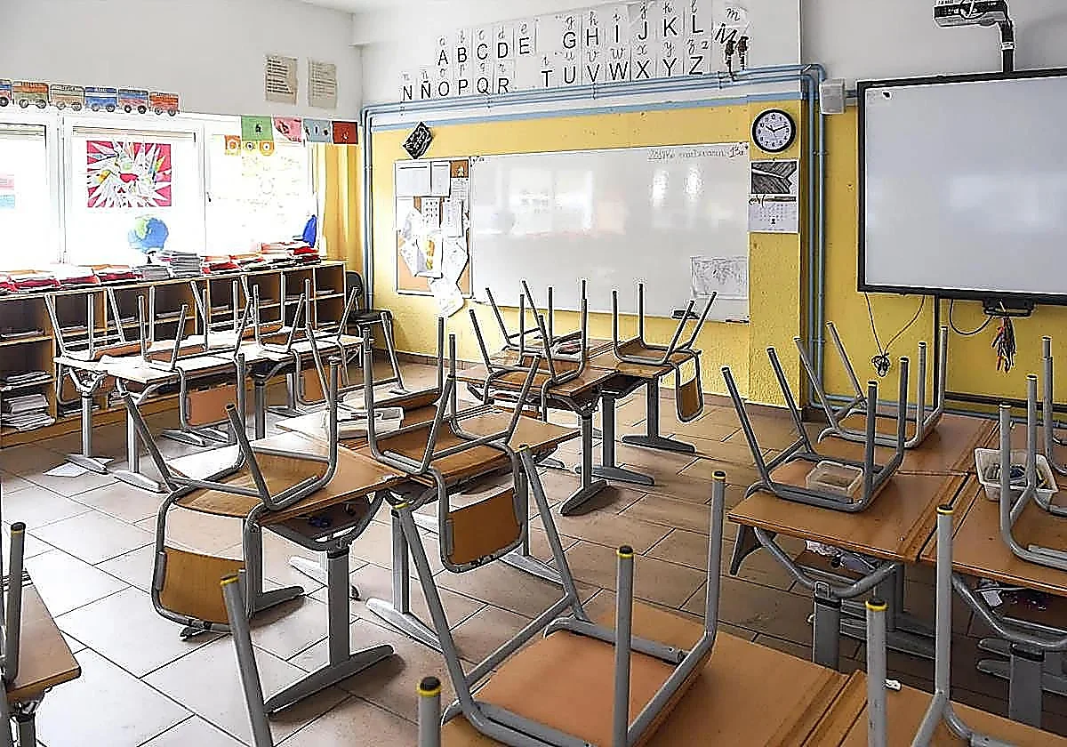 Padres de alumnos pagan de su bolsillo aparatos de aire y ventiladores para mitigar el calor en las aulas