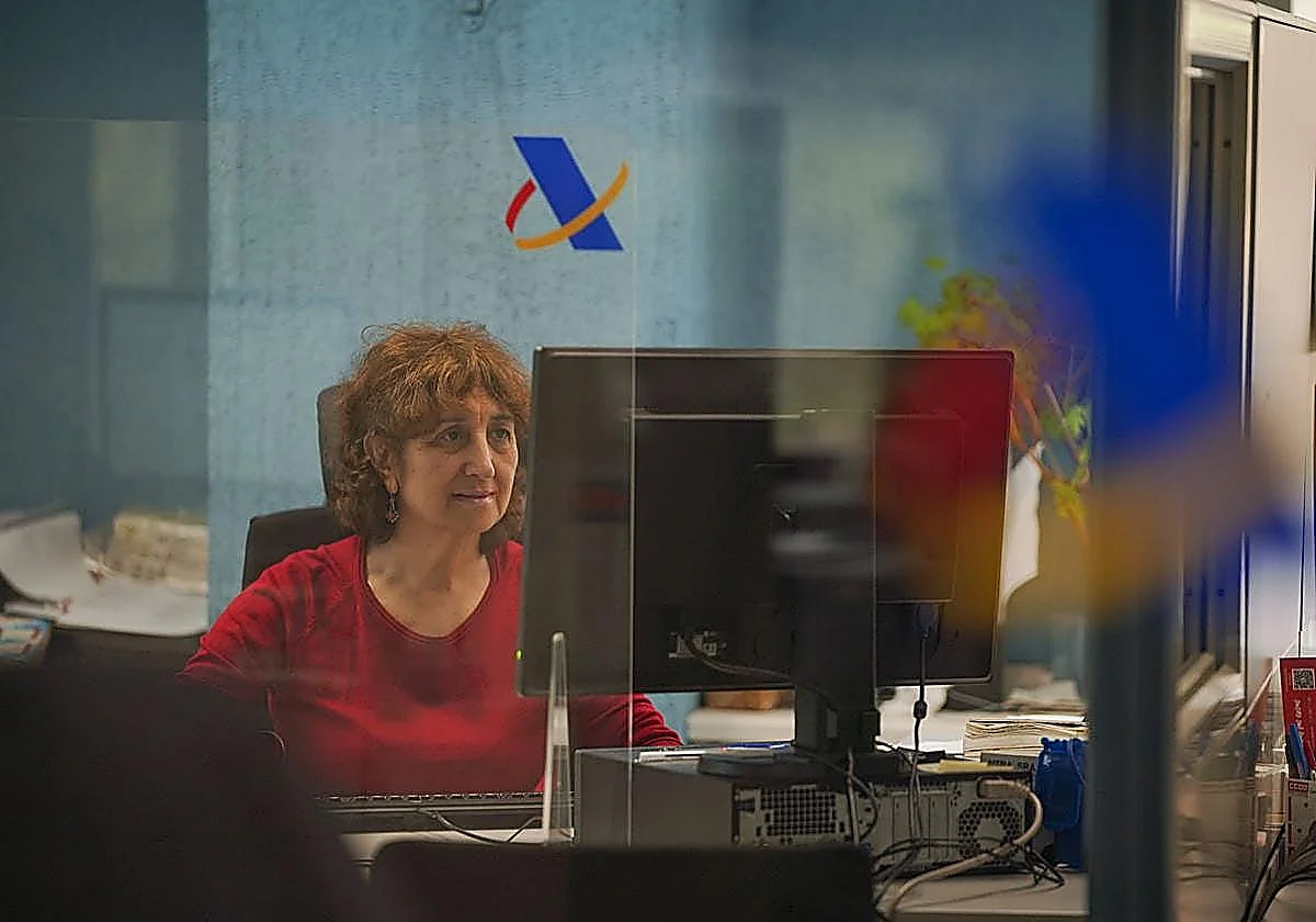 The Spanish taxman starts sending out 80,000 extra letters to taxpayers about possible errors in income tax returns: what to do if you receive one