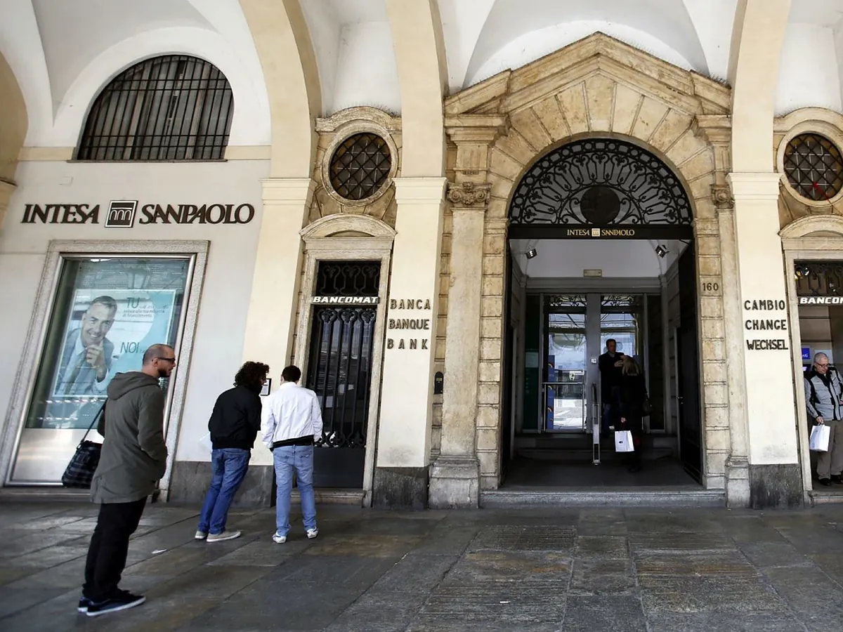 Intesa prepara una oferta sobre Monte dei Paschi para colapsar la fusión de BPM