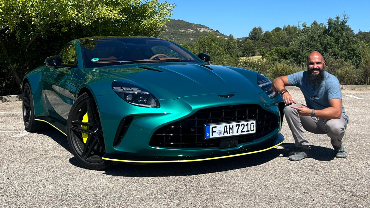 He probado el coche con el que Fernando Alonso volverá a sonreír: así es el Aston Martin Vantage S