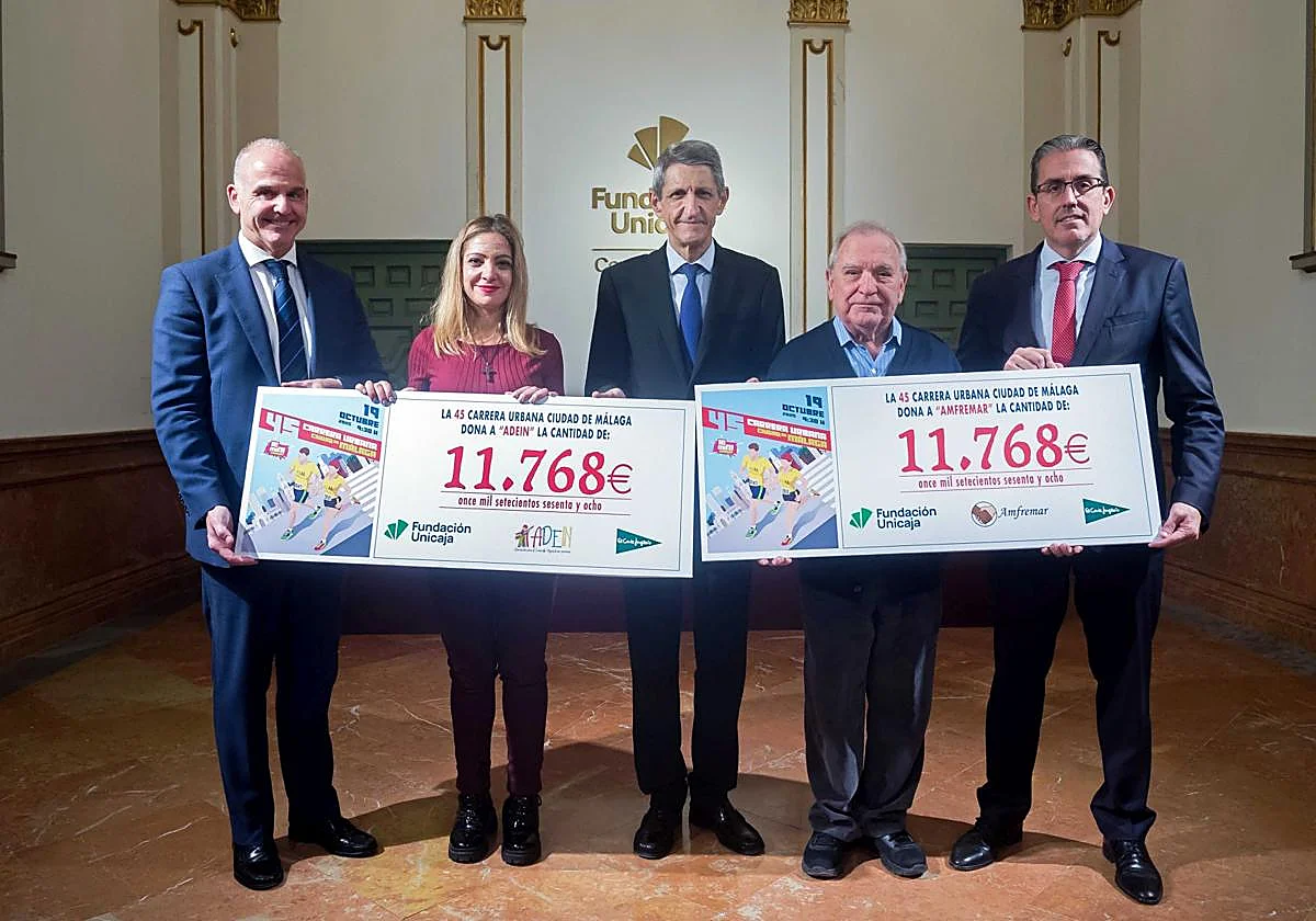 Las asociaciones Adein y Amfremar reciben la recaudación de la 45 Carrera Urbana 'Ciudad de Málaga'