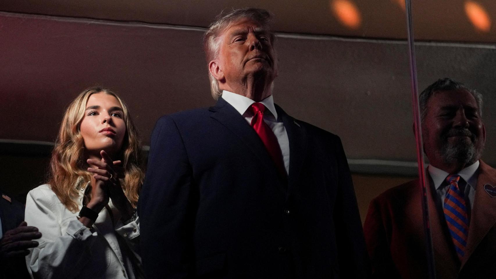 Estruendoso abucheo a Donald Trump en su propia ciudad: su presencia arruina la gran fiesta de los Knicks en Nueva York