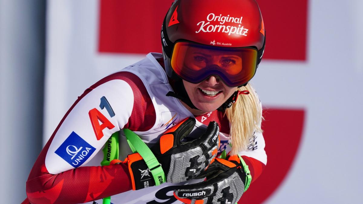 Cornelia Hütter gana en Val d'Isère y Lindsey Vonn no se baja del podio