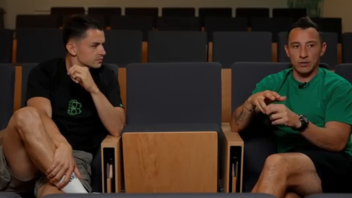 Fidalgo se confiesa con Guardado: "Ojalá el Betis me deje estar muchos años, sería increíble"