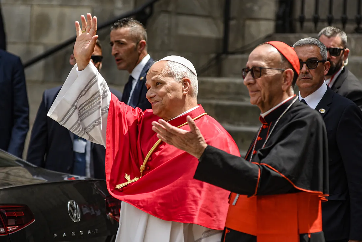 León XIV apela al "reencuentro" en catalán y castellano desde la Catedral de Barcelona