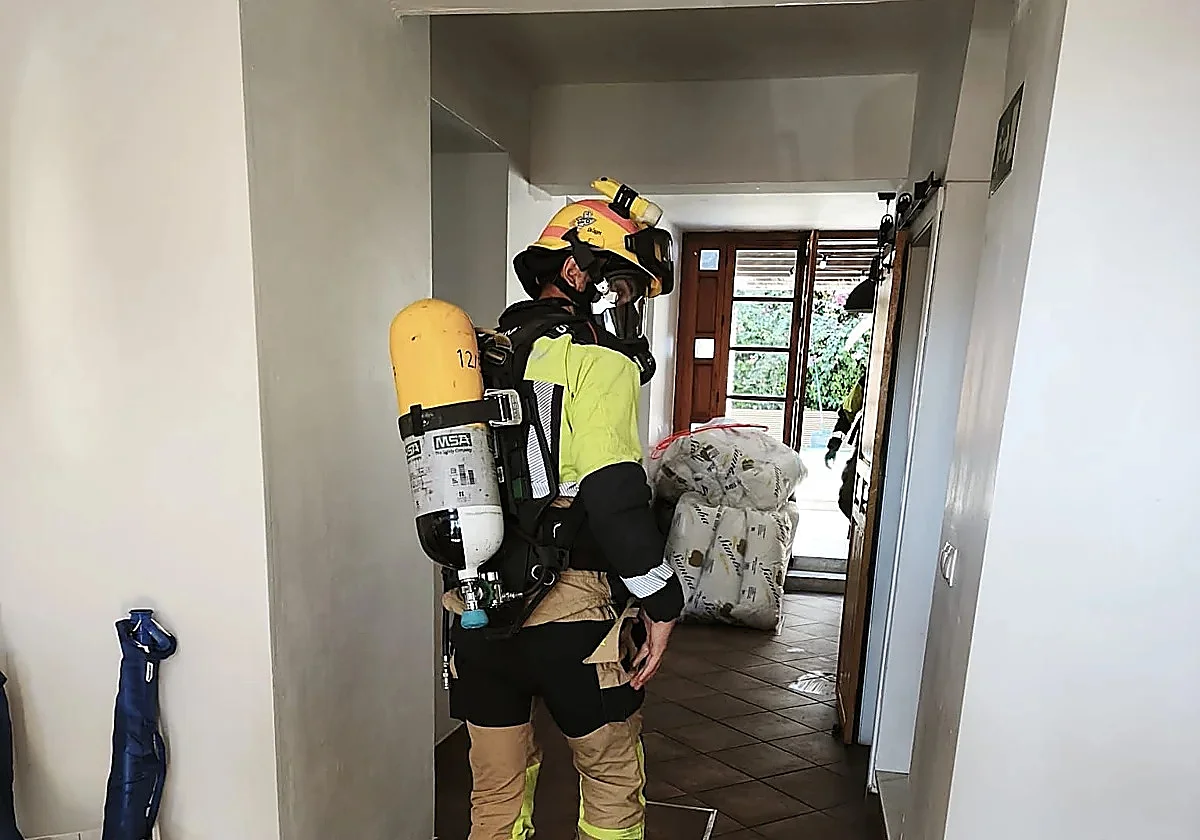 Malaga 112: sulphuric acid spill in student residence forces evacuation and injures four people