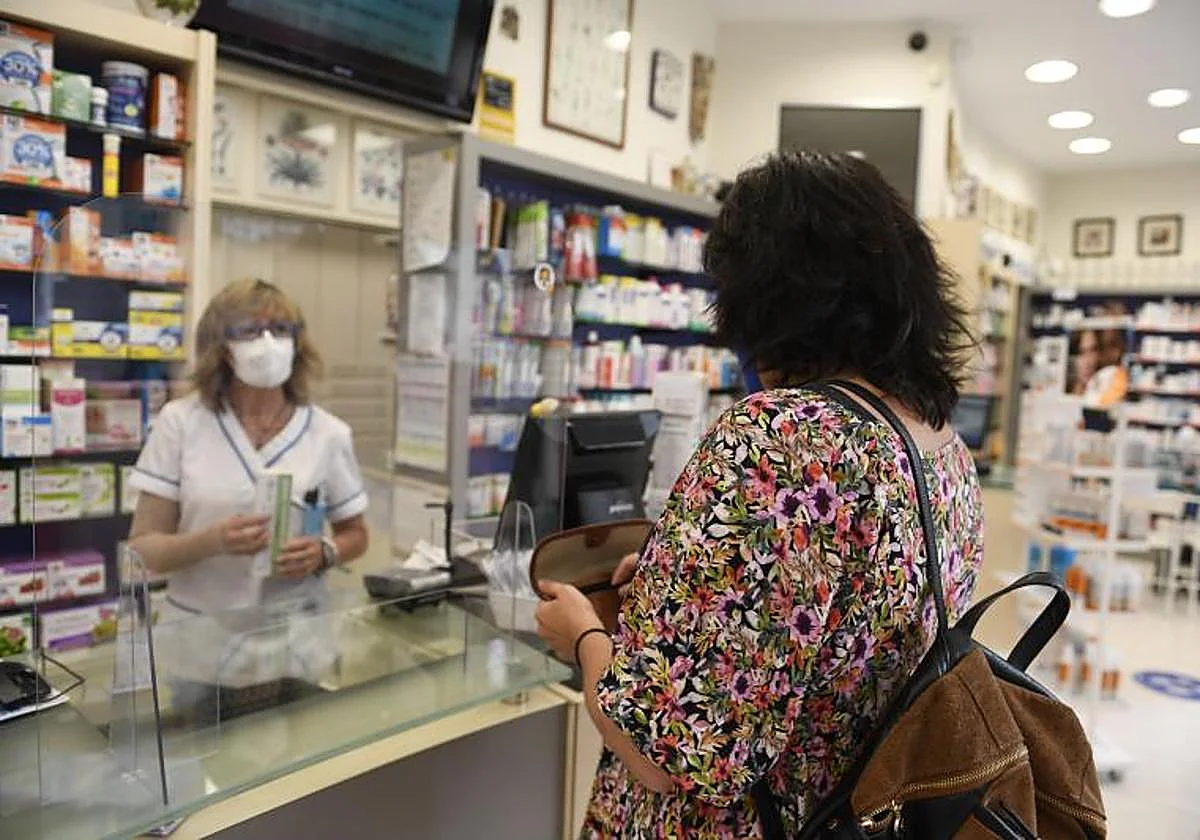 Adiós al cúter y a los cupones en las farmacias: habrá un sistema digital de dispensación de medicamentos