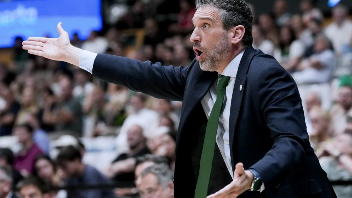 El Unicaja hace oficial la marcha de Ibon Navarro y Pablo Laso gana opciones para sustituirle
