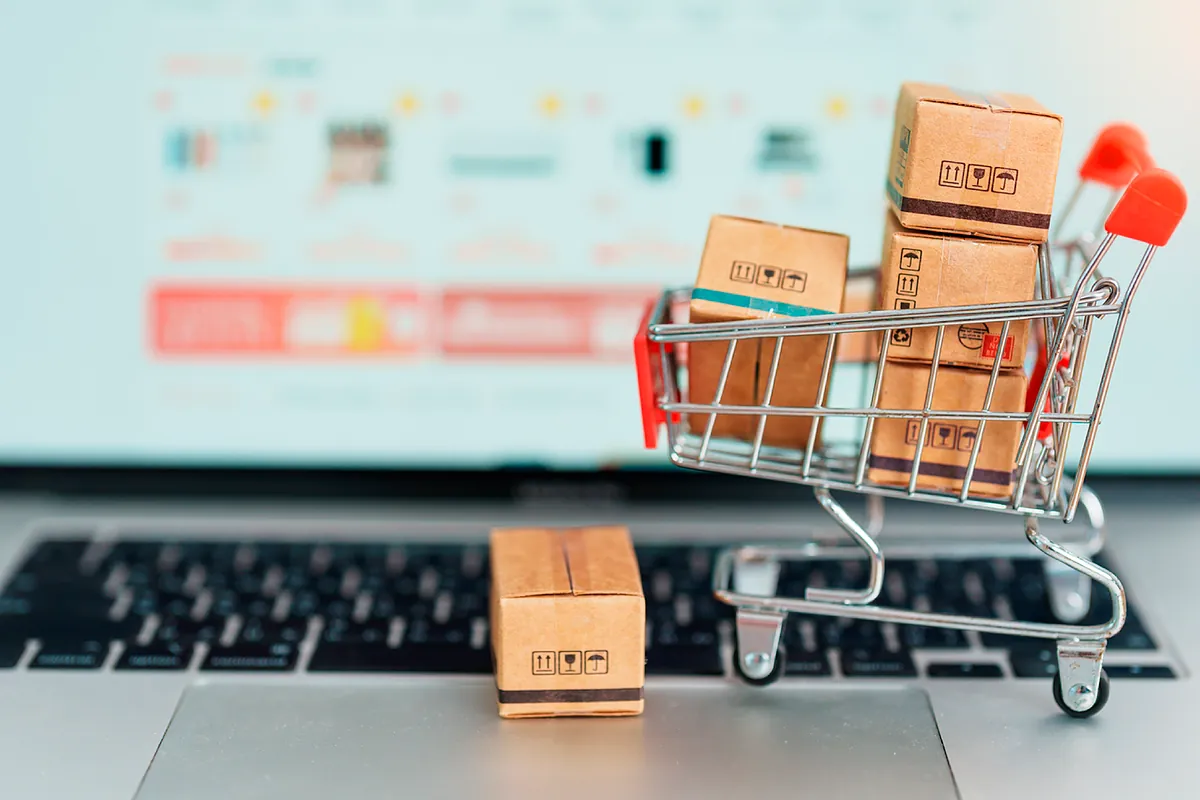Hacienda apunta a las ventas en plataformas digitales: 437.000 avisos preventivos este año