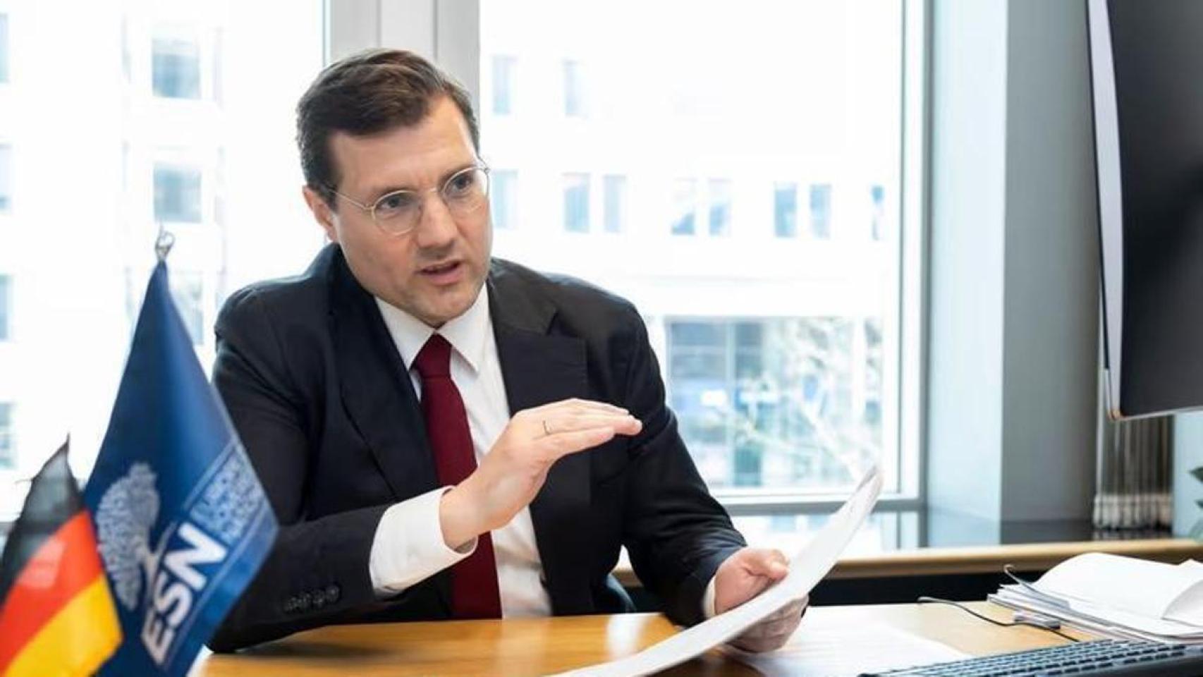 Sell, eurodiputado de la ultra AfD, invitado de Vox en Madrid: "Los alemanes pagan la estafa de Sánchez con las pensiones"