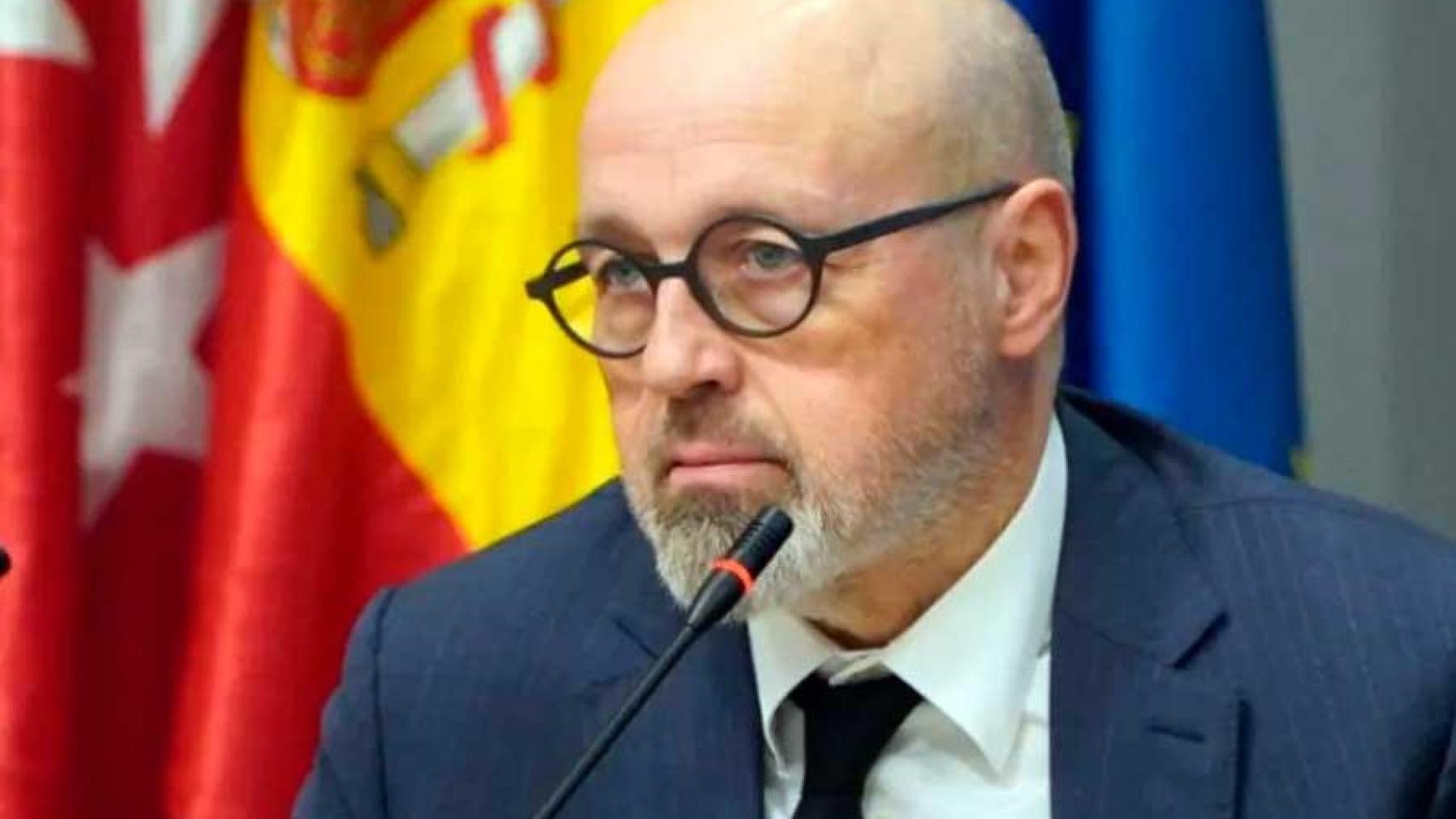 El abogado de las cloacas del PSOE presumió de tener 61 periodistas de confianza: "Se lo he enviado, a ver cómo sale"