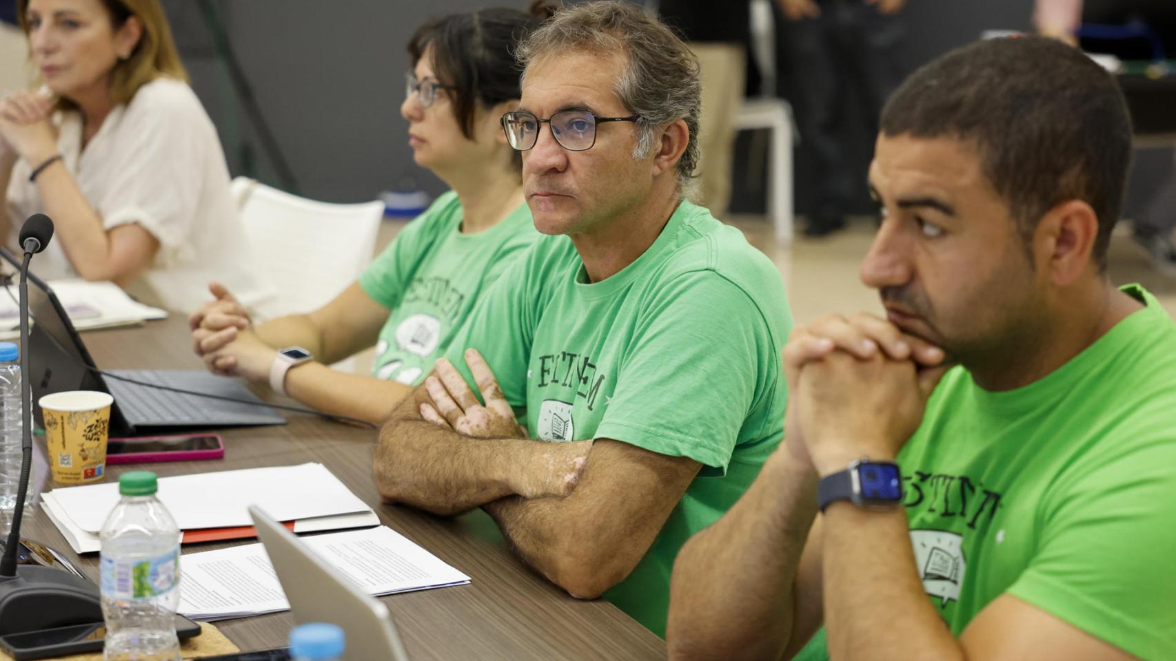 Los sindicatos, partidarios de suspender y no desconvocar la huelga para volver a movilizar al profesorado de forma más ágil