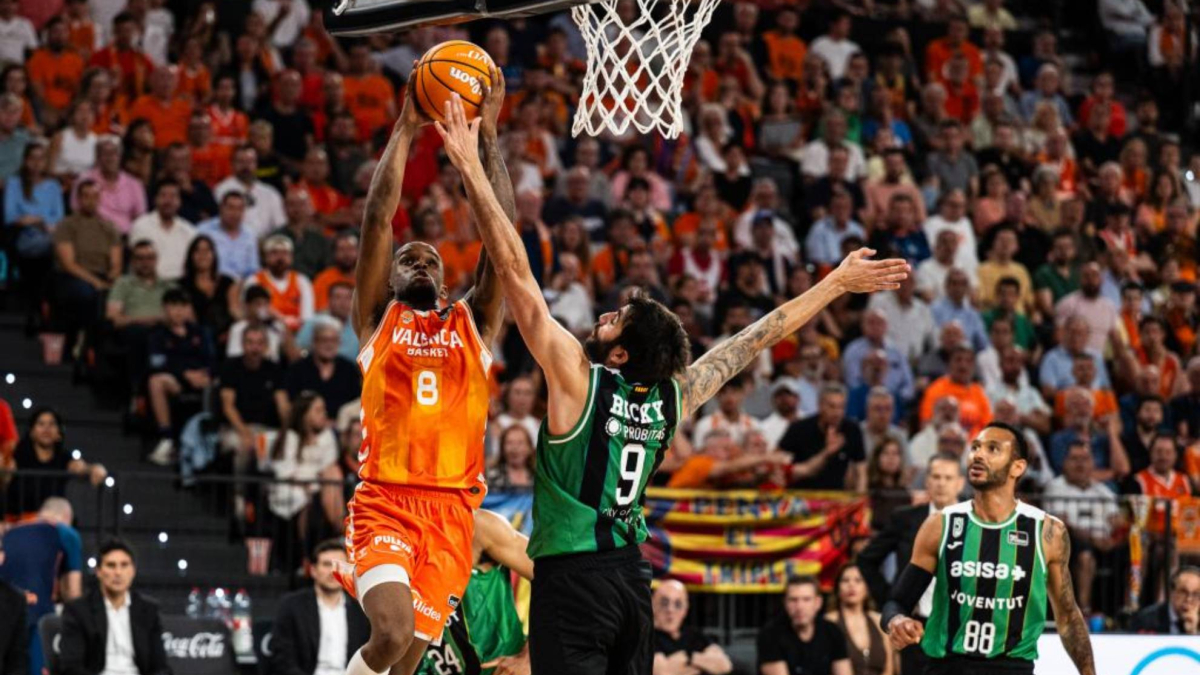 El Valencia somete al Joventut en una oda al baloncesto con Montero y Ricky Rubio deslumbrantes