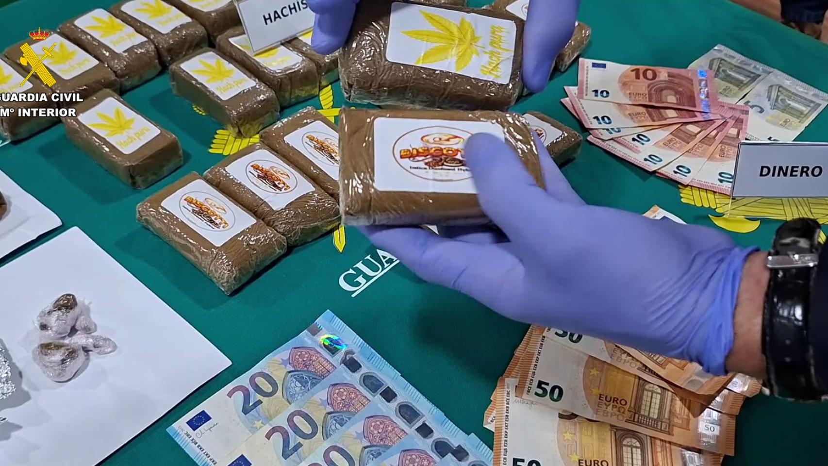 Desmantelan dos narcopisos en Almansa (Albacete) en los que se vendía droga a menores: hay tres detenidos