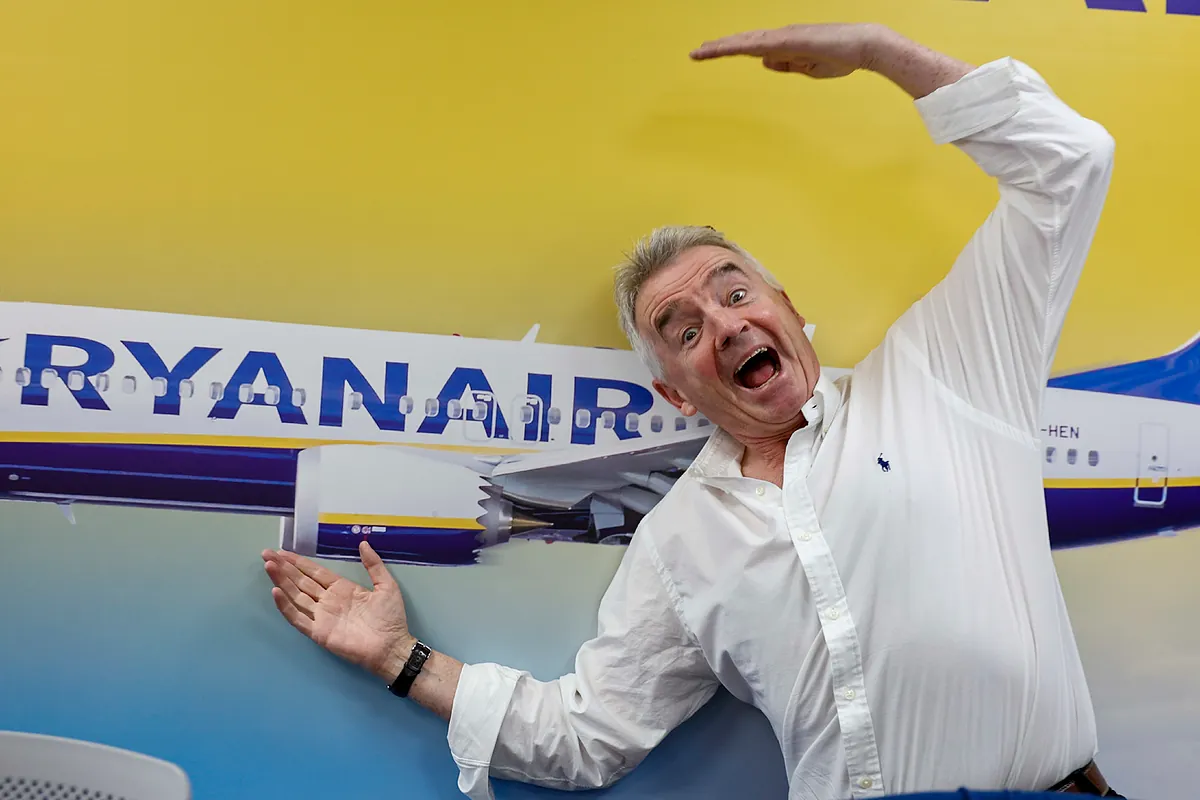 Reino Unido investiga a Ryanair por cobrar la elección de asiento al padre al viajar con niños