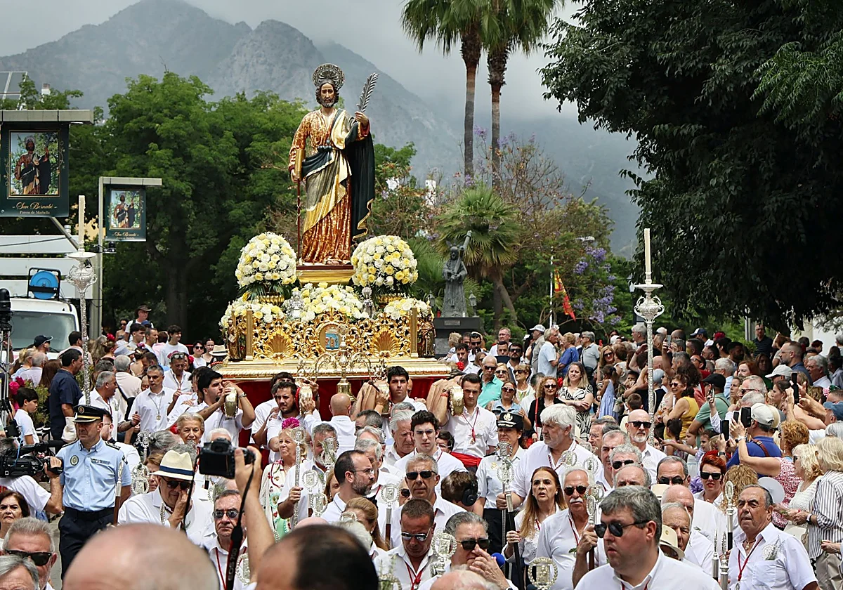 San Bernabé reina en las calles de Marbella 541 años después